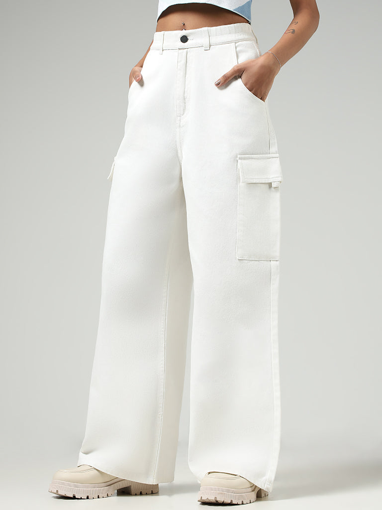 HIDDEN Happi Cropped Flare Stretch Jean - Women's Jeans in White | Buckle